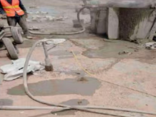 遂溪水泥混凝土路面板底注浆技术 路面脱空注浆整治方案